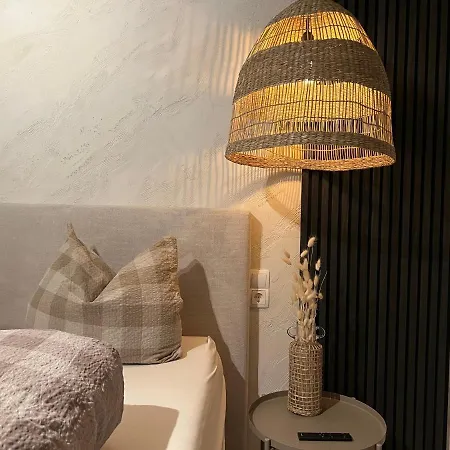 招待所 Haus Anton - & *