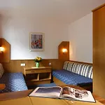 Penzion Haus Anton - &