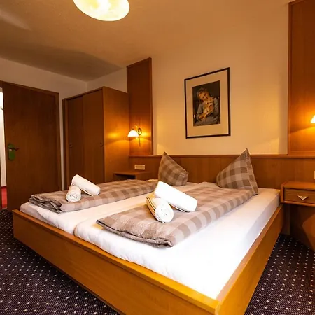 Haus Anton - & Guest house
