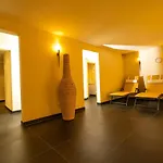 Haus Anton - & *